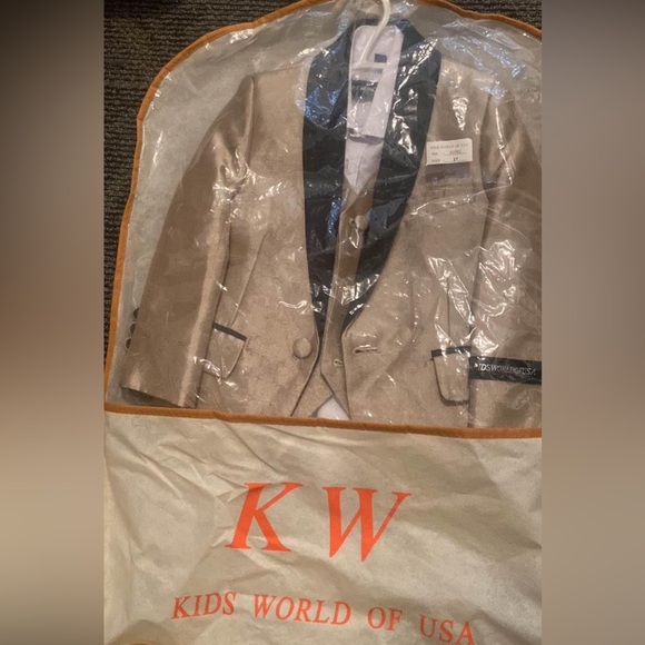 3-piece kids gold suit in size 2T - Picture 2 of 2